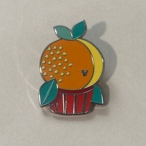 2025 Disney World Hidden Mickey Wave B Orange Bird Treat Cupcake